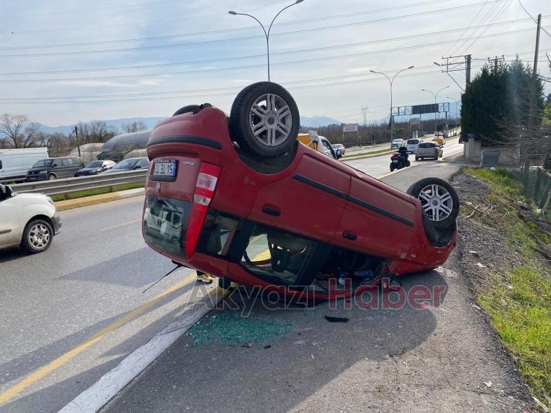 Sabıkalı kavşakta otomobil takla attı