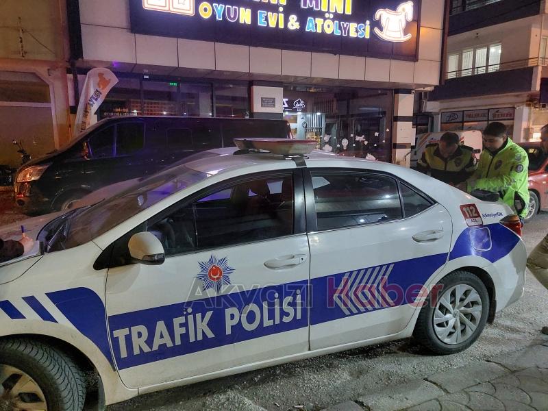 Akyazı da çakar lamba ile yakalandı 276 bin lira ceza kesildi