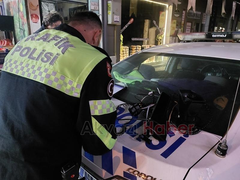 Akyazı da çakar lamba ile yakalandı 276 bin lira ceza kesildi