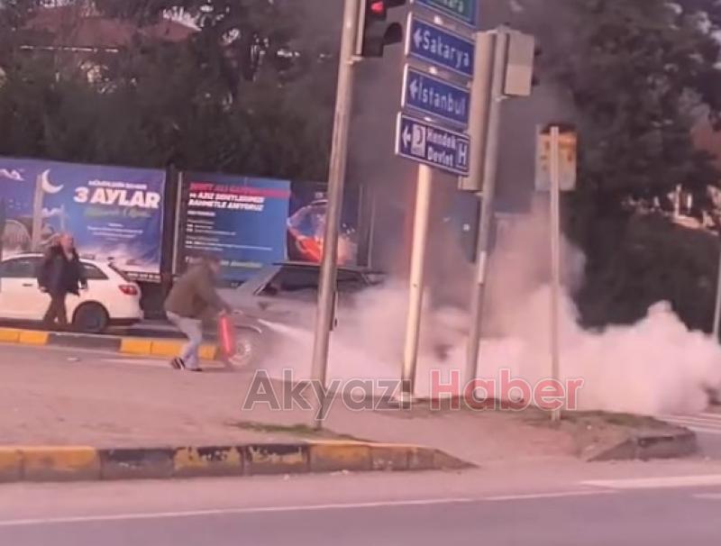 Otomobil bir anda alevler içinde kaldı