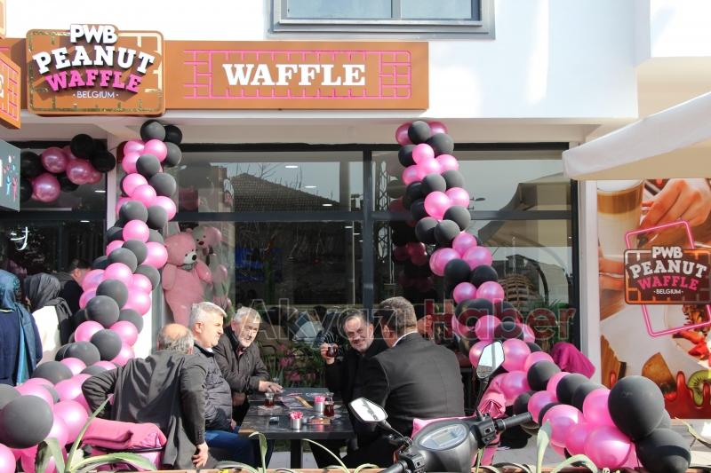 Akyazı’nın İlk Wafflecısı PWB Peanut Waffle Yepyeni Konseptiyle Hizmetinizde!