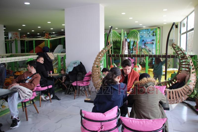 Akyazı’nın İlk Wafflecısı PWB Peanut Waffle Yepyeni Konseptiyle Hizmetinizde!