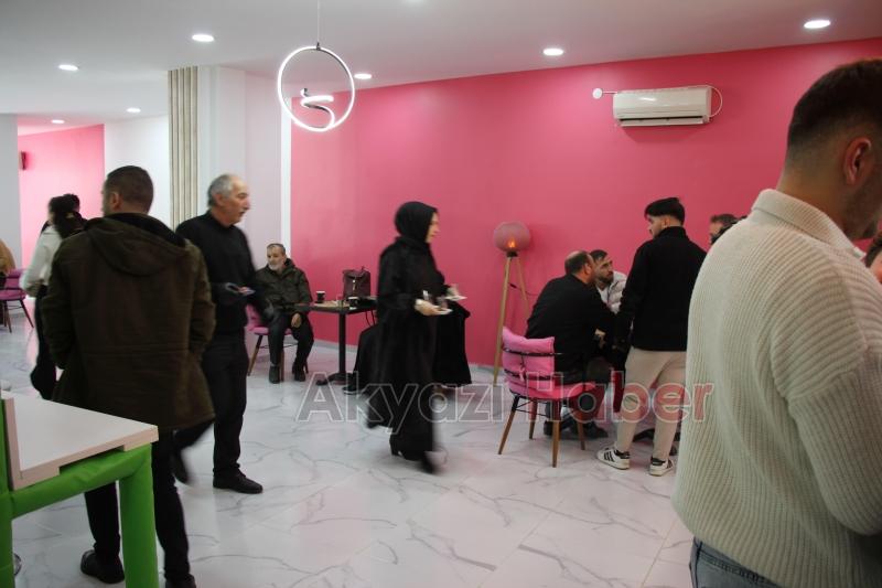 Akyazı’nın İlk Wafflecısı PWB Peanut Waffle Yepyeni Konseptiyle Hizmetinizde!