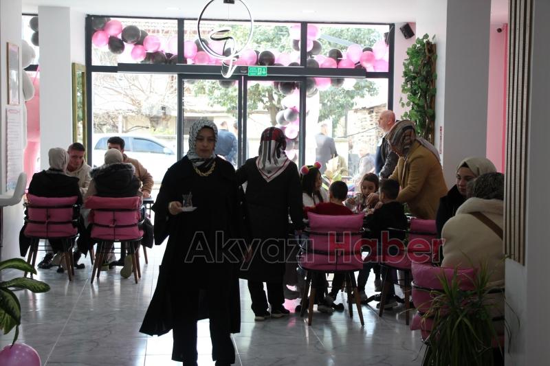 Akyazı’nın İlk Wafflecısı PWB Peanut Waffle Yepyeni Konseptiyle Hizmetinizde!