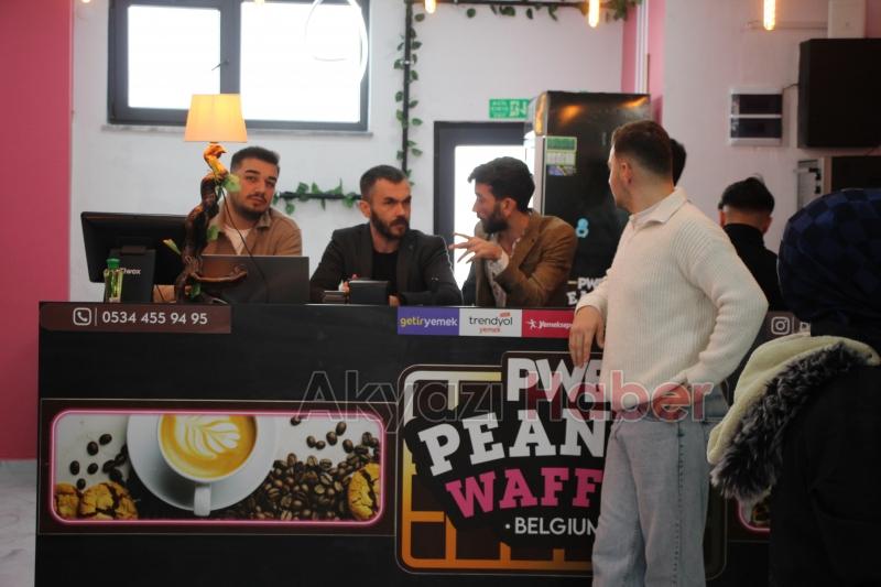 Akyazı’nın İlk Wafflecısı PWB Peanut Waffle Yepyeni Konseptiyle Hizmetinizde!