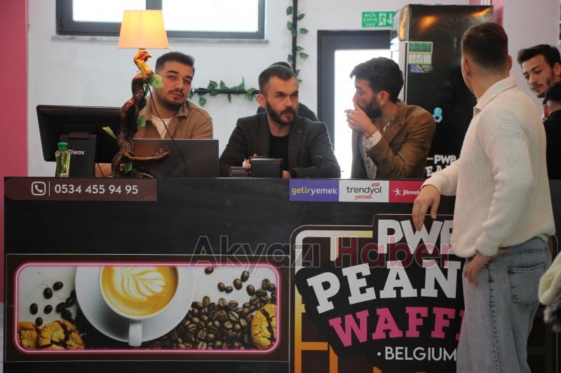 Akyazı’nın İlk Wafflecısı PWB Peanut Waffle Yepyeni Konseptiyle Hizmetinizde!