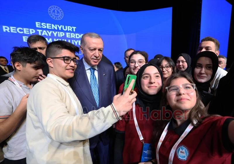 Cumhurbaşkanı Erdoğan, gençlere seslendi: Kötü alışkanlıklardan uzak durun