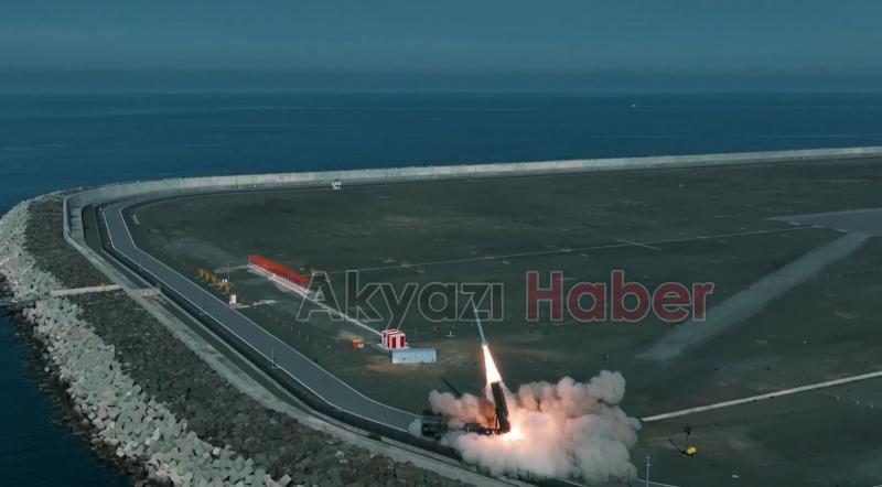 Uzun menzilli yerli füze hedefi vurdu