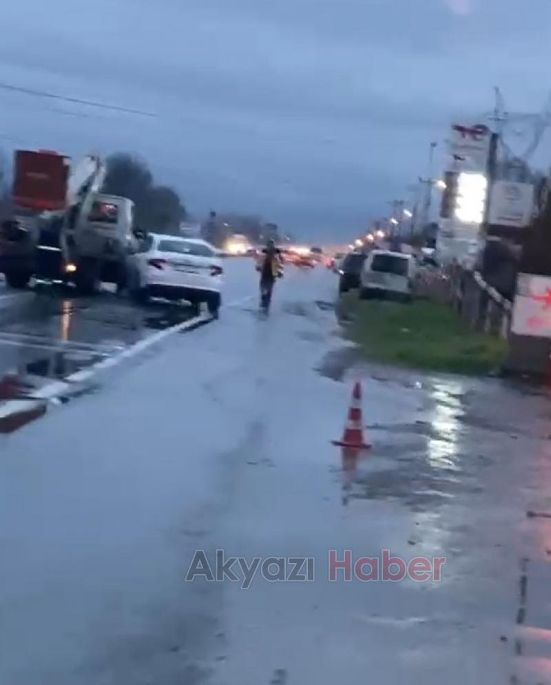 4 araçlı kazada 2 kişi yaralandı