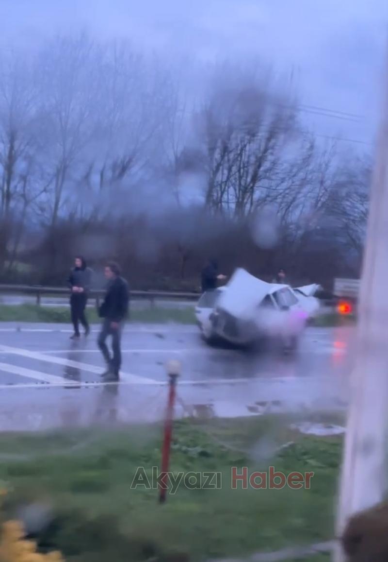 4 araçlı kazada 2 kişi yaralandı