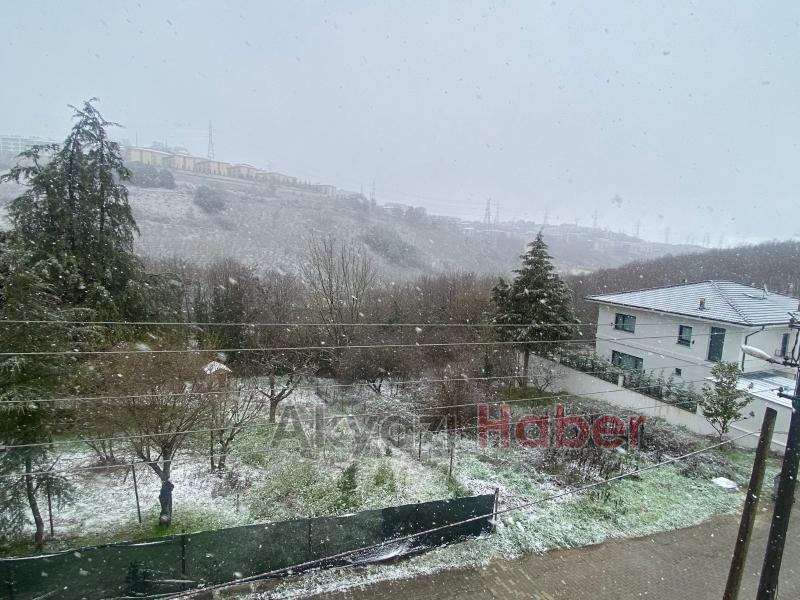 Sakarya'da kar yağışı kendisini gösterdi