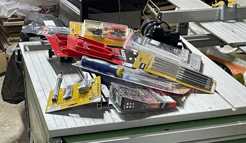 Akyazıda hırsızlık girişimi