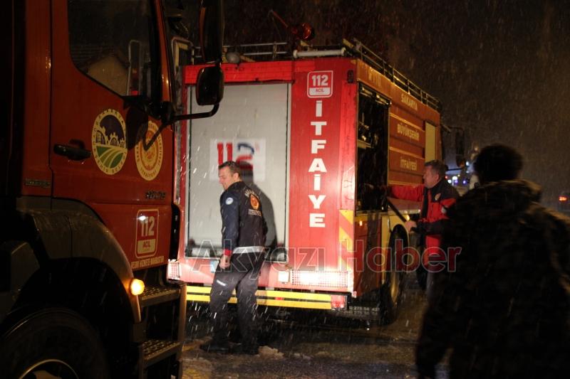 Akyazıda ev yangını