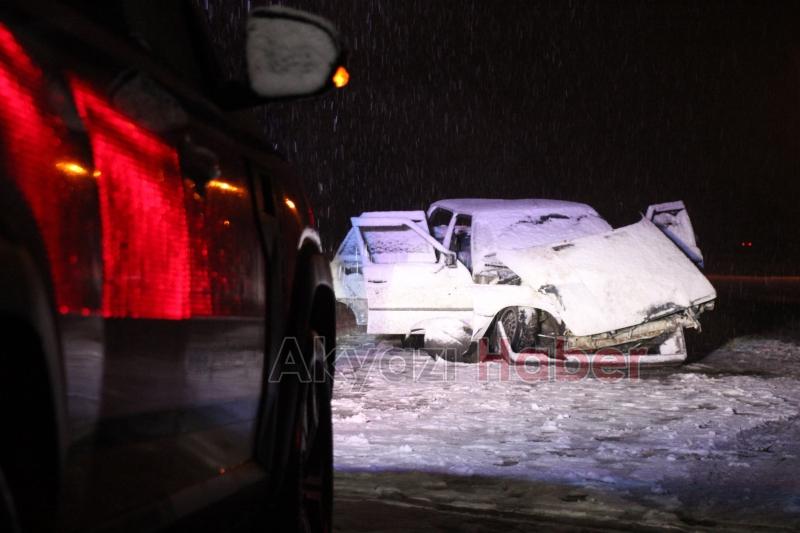 Otomobil bariyerlere çarptı: 2 yaralı