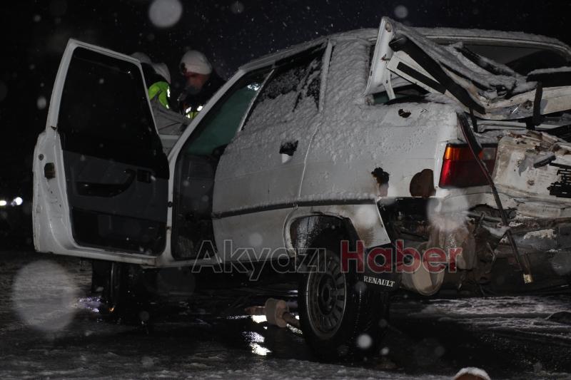 Otomobil bariyerlere çarptı: 2 yaralı