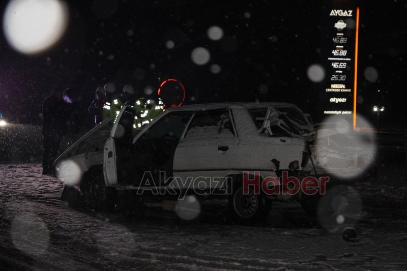 Otomobil bariyerlere çarptı: 2 yaralı