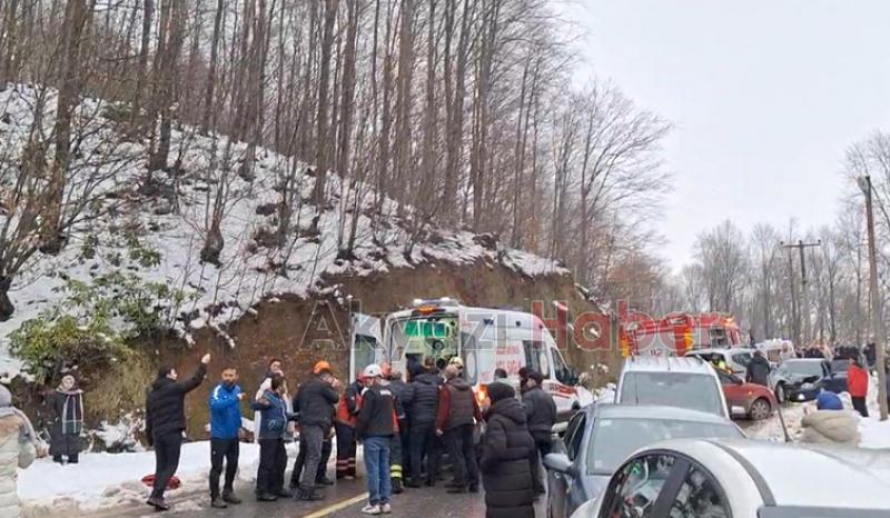 Otomobil ile hafif ticari araç çarpıştı: 5 yaralı