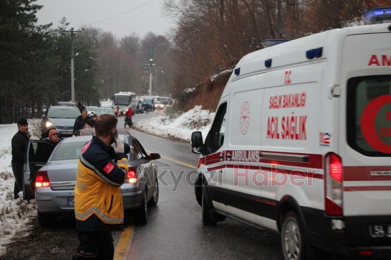 Otomobil ile hafif ticari araç çarpıştı: 5 yaralı