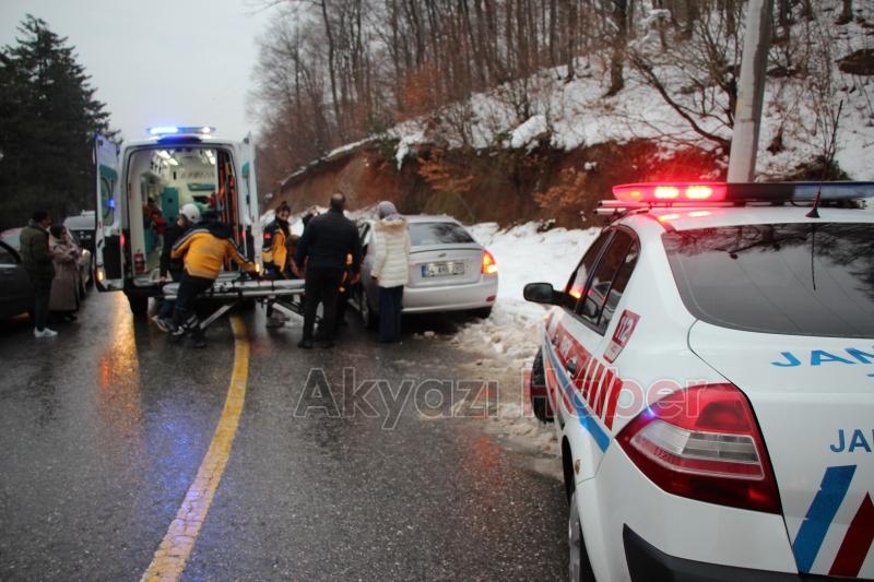 Otomobil ile hafif ticari araç çarpıştı: 5 yaralı