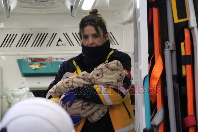 Otomobil ile hafif ticari araç çarpıştı: 5 yaralı