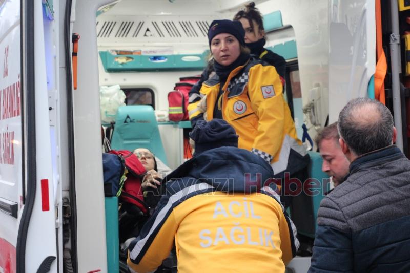 Otomobil ile hafif ticari araç çarpıştı: 5 yaralı