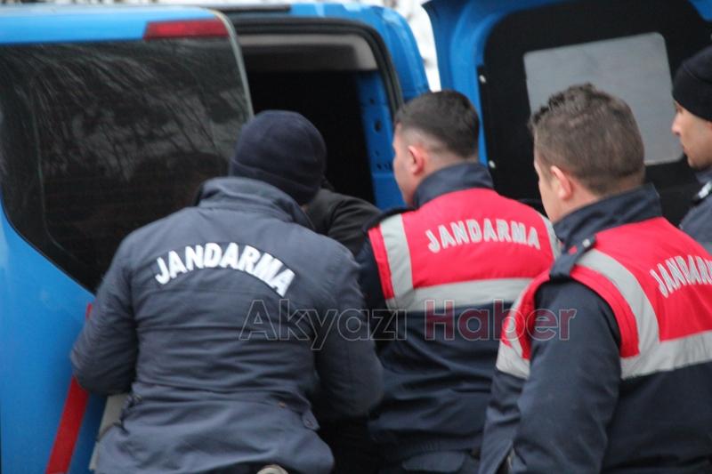 Otomobil ile hafif ticari araç çarpıştı: 5 yaralı