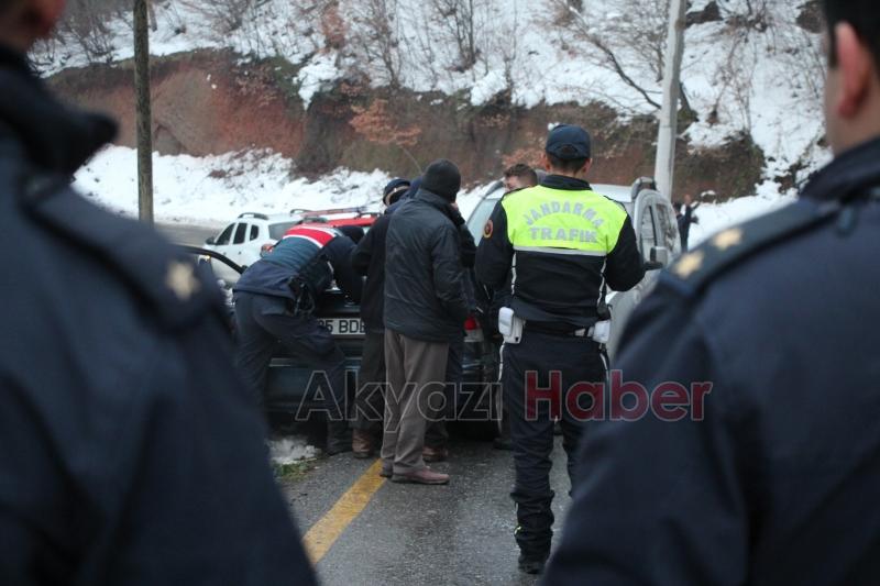Otomobil ile hafif ticari araç çarpıştı: 5 yaralı