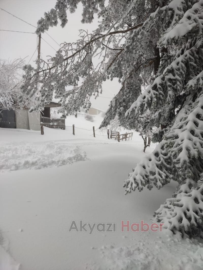 Acelle Yaylası'ndan kar fotoğrafları