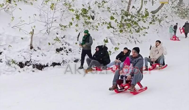 Akyazılılar hafta sonu karda eğlendiler