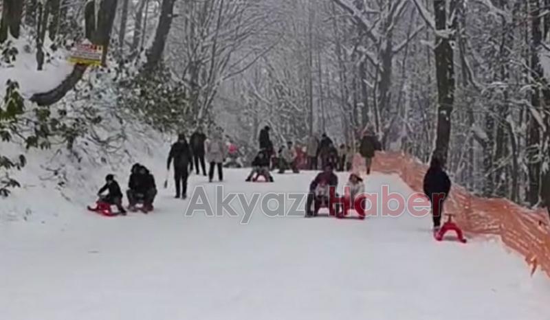 Akyazılılar hafta sonu karda eğlendiler