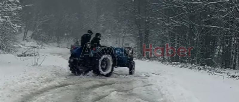 Çamdağı'nda traktörler ile drift atıp eğlendiler