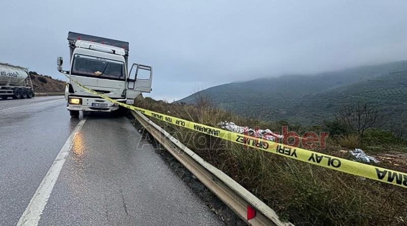 Panikle kendini kamyondan attı, ölümden döndü