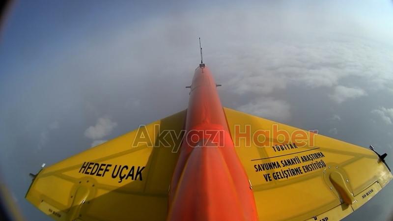 GÖKDOĞAN atış testinde hedef uçağı tam isabetle vurdu.