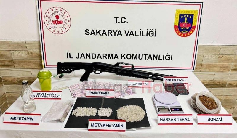Sakarya'da jandarmadan uyuşturucu operasyonları