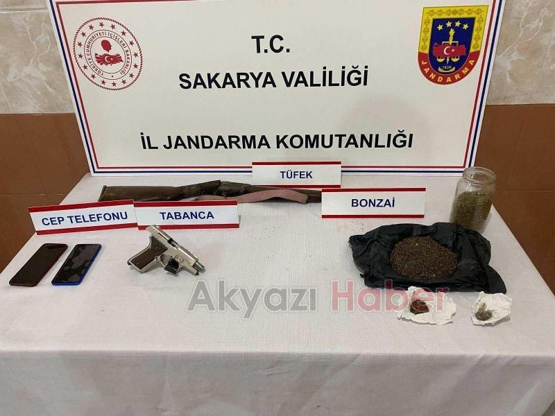 Sakarya'da jandarmadan uyuşturucu operasyonları