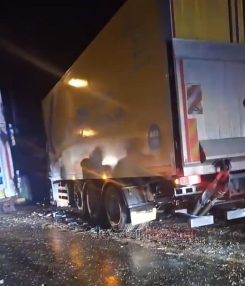 Kamyonlar çarpıştı