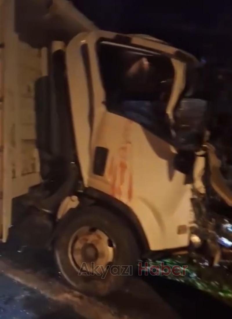 Kamyonlar çarpıştı