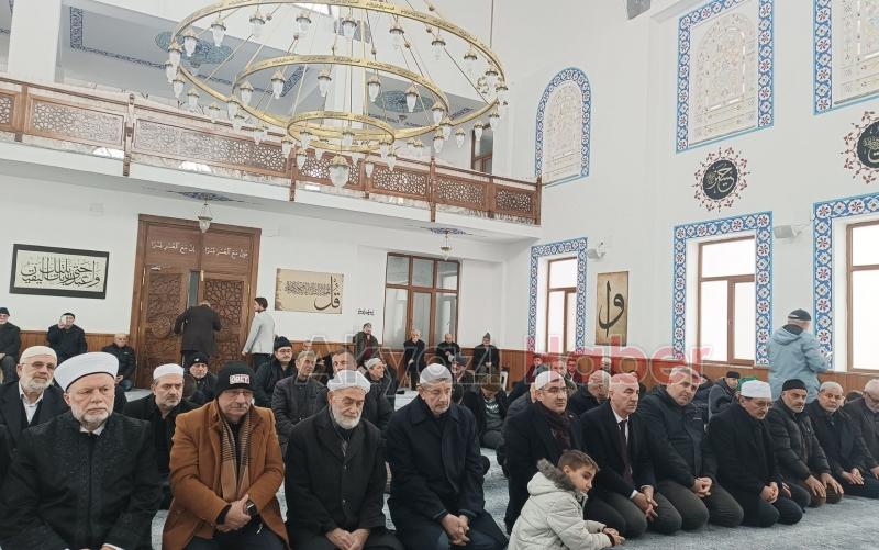 Akyazı Güneş Camii ibadete açıldı