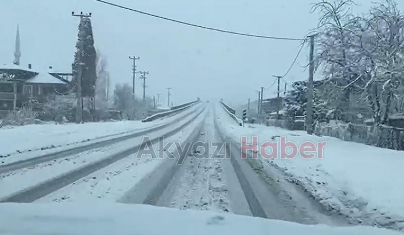 Akyazıda sürücülerin karla imtihanı