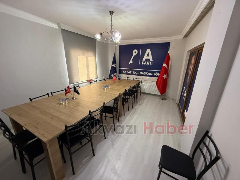 Anahtar Parti, Akyazı'da teşkilatı tanıttı