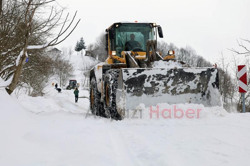 Sakarya'da kapalı 43 grup yolu açıldı