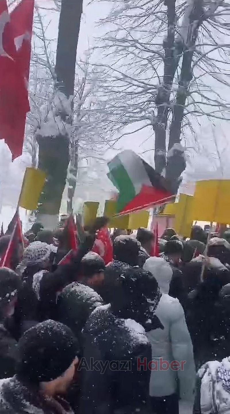 Kar demediler Gazze için yürüdüler