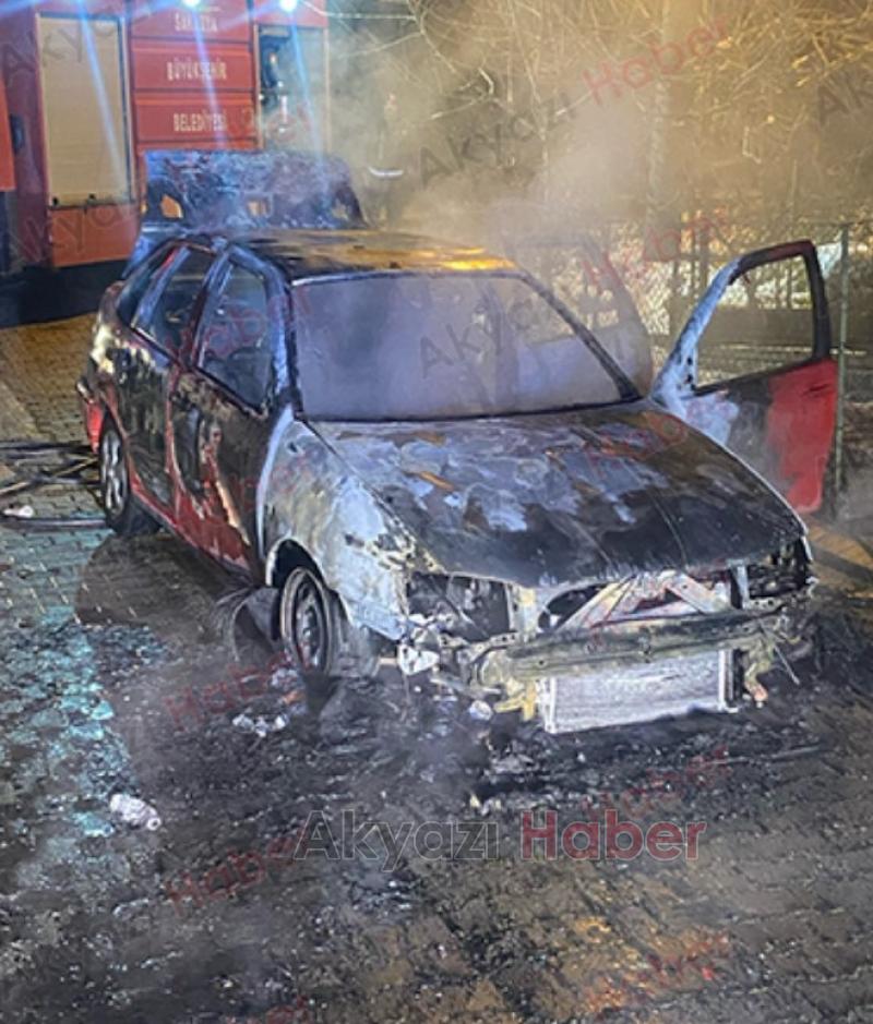 Kuryenin aracı yandı, müşterinin tek derdi siparişi oldu