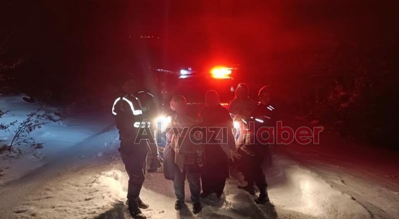 6 kişilik aile karda mahsur kaldı
