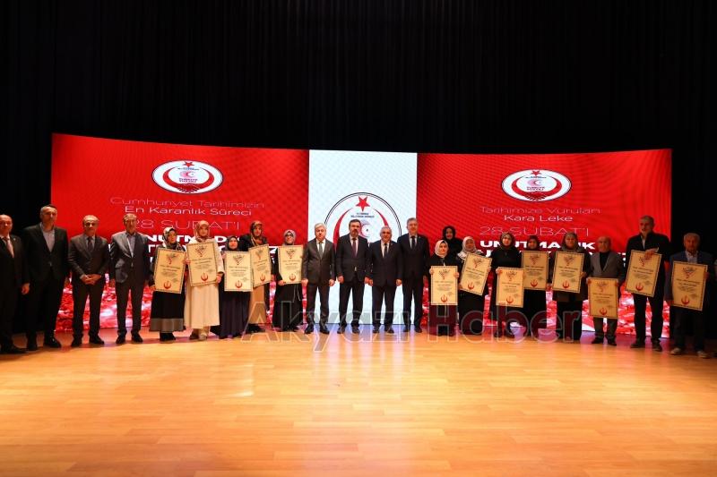 Sakarya'da 28 Şubat konferansı düzenlendi