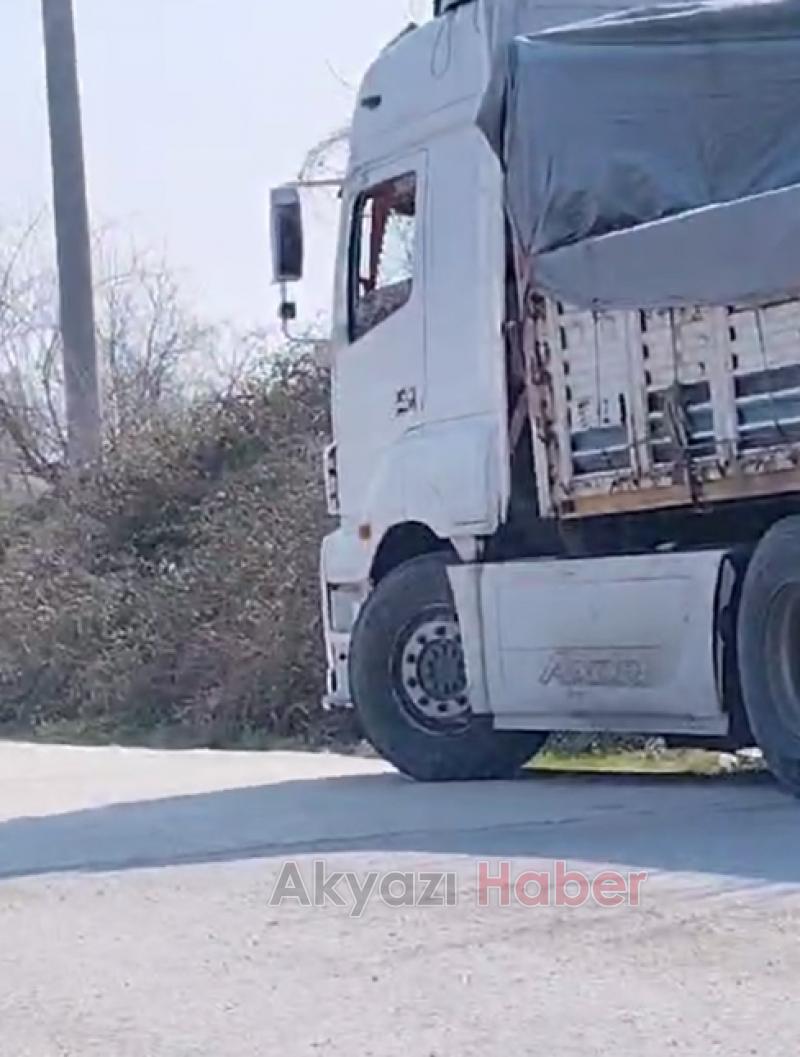 Tır şoförü kaçak göçmenleri Akyazı'da bıraktı