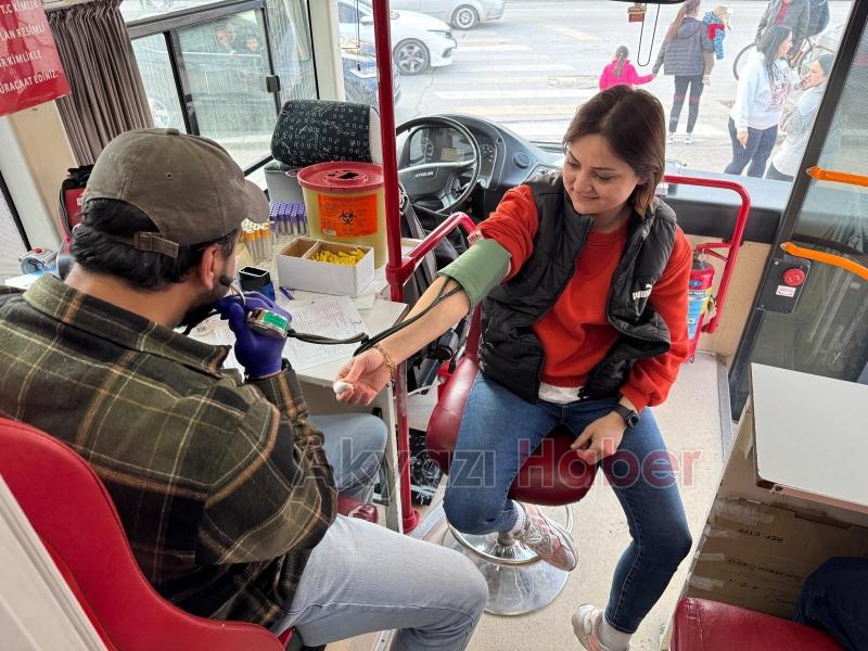 Başsavcısı Hüseyin Aşık'dan Kızılay'a rekor kan bağışı