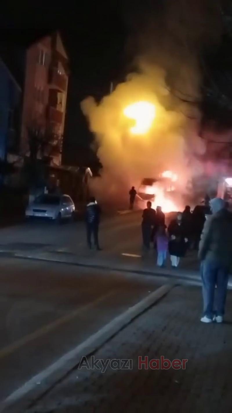 Minibüs alev topuna döndü