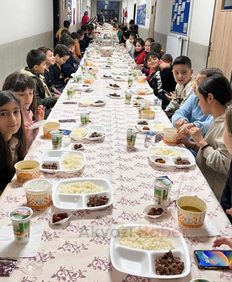 Akyazı Atatürk İlkokulu'nda ilk orucum, ilk iftarım etkinliği