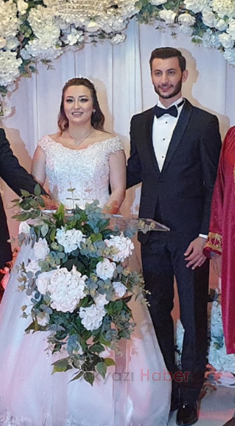 Kazada ölen doktor ve eşi, yeni doğan bebekleri ile eve dönüyormnuş